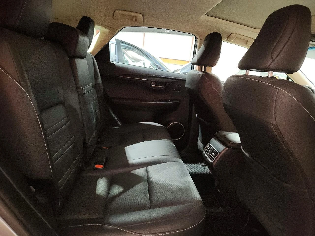 Lexus NX 300 2.0l Base, снимка 11 - Автомобили и джипове - 53831568