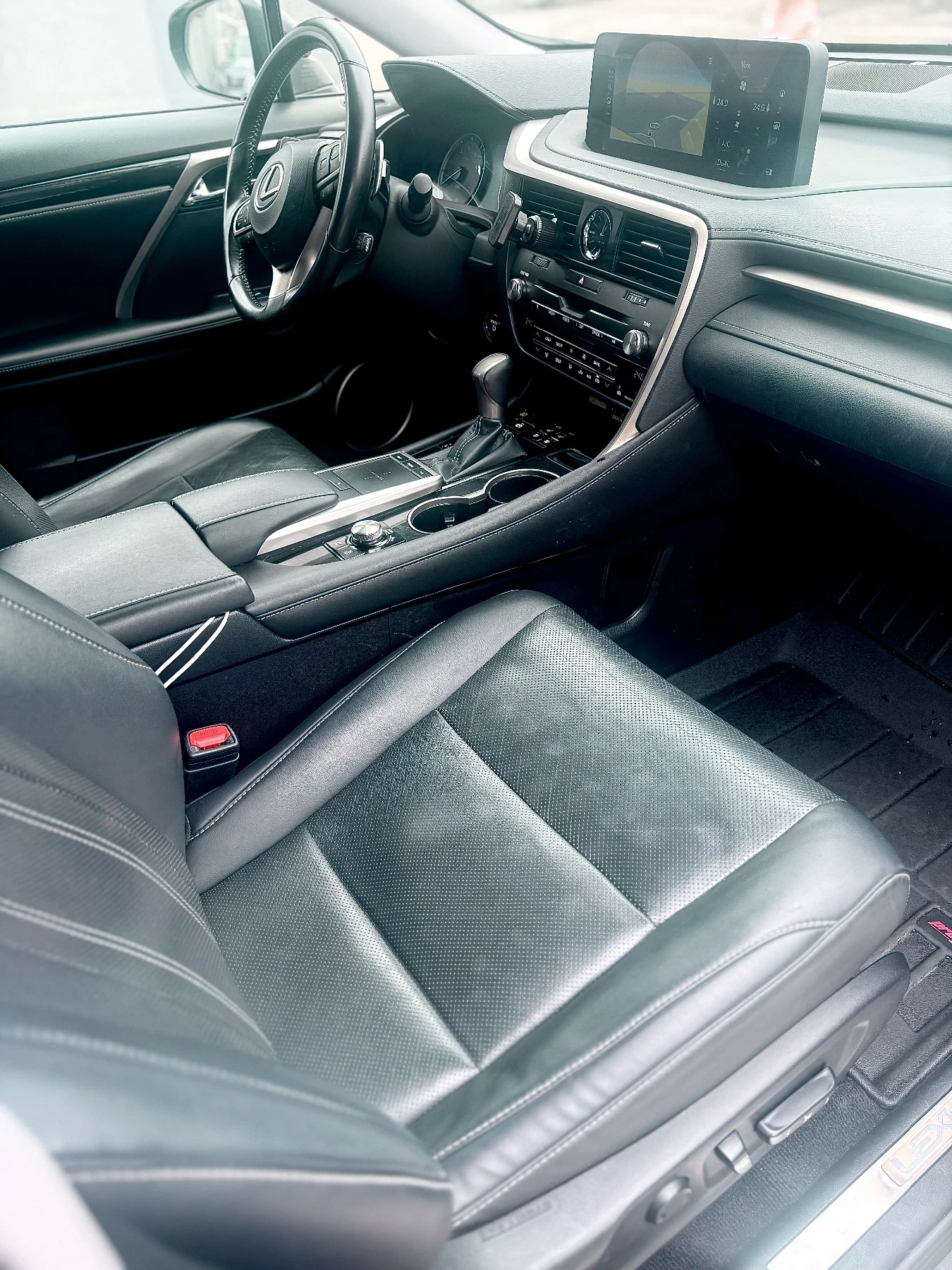 Lexus RX 450h ШВЕЙЦАРИЯ / АВТОМОБИЛА Е В ГАРАНЦИЯ, снимка 12 - Автомобили и джипове - 53962978