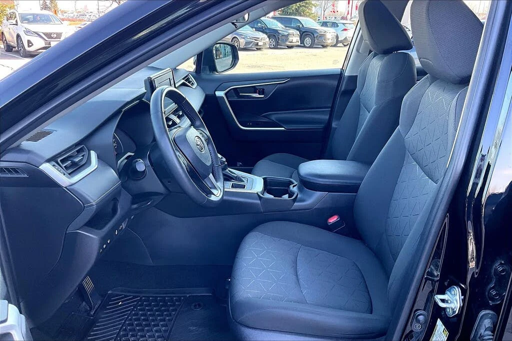 Toyota Rav4 * XLE* AWD* ПРЕДСТАВИТЕЛСТВО* , снимка 12 - Автомобили и джипове - 54067576