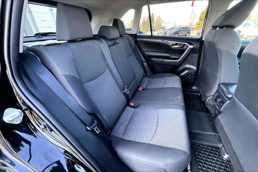 Toyota Rav4 * XLE* AWD* ПРЕДСТАВИТЕЛСТВО* , снимка 13 - Автомобили и джипове - 54067576