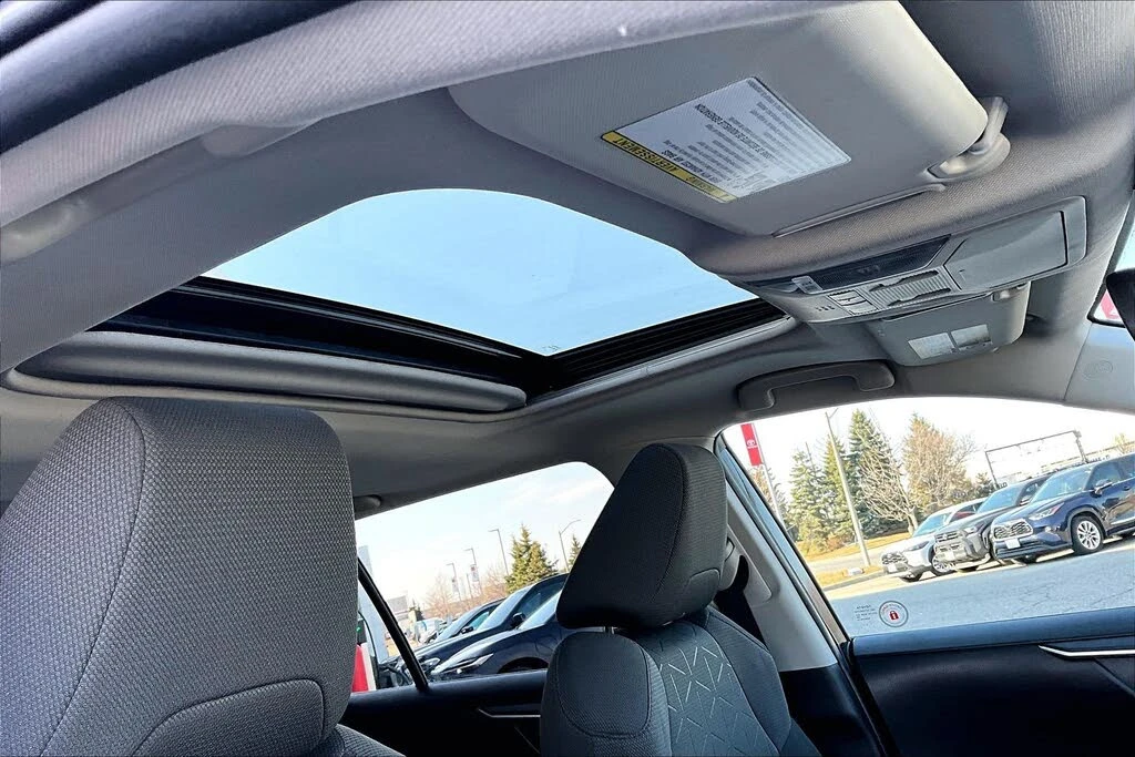 Toyota Rav4 * XLE* AWD* ПРЕДСТАВИТЕЛСТВО* , снимка 11 - Автомобили и джипове - 54067576