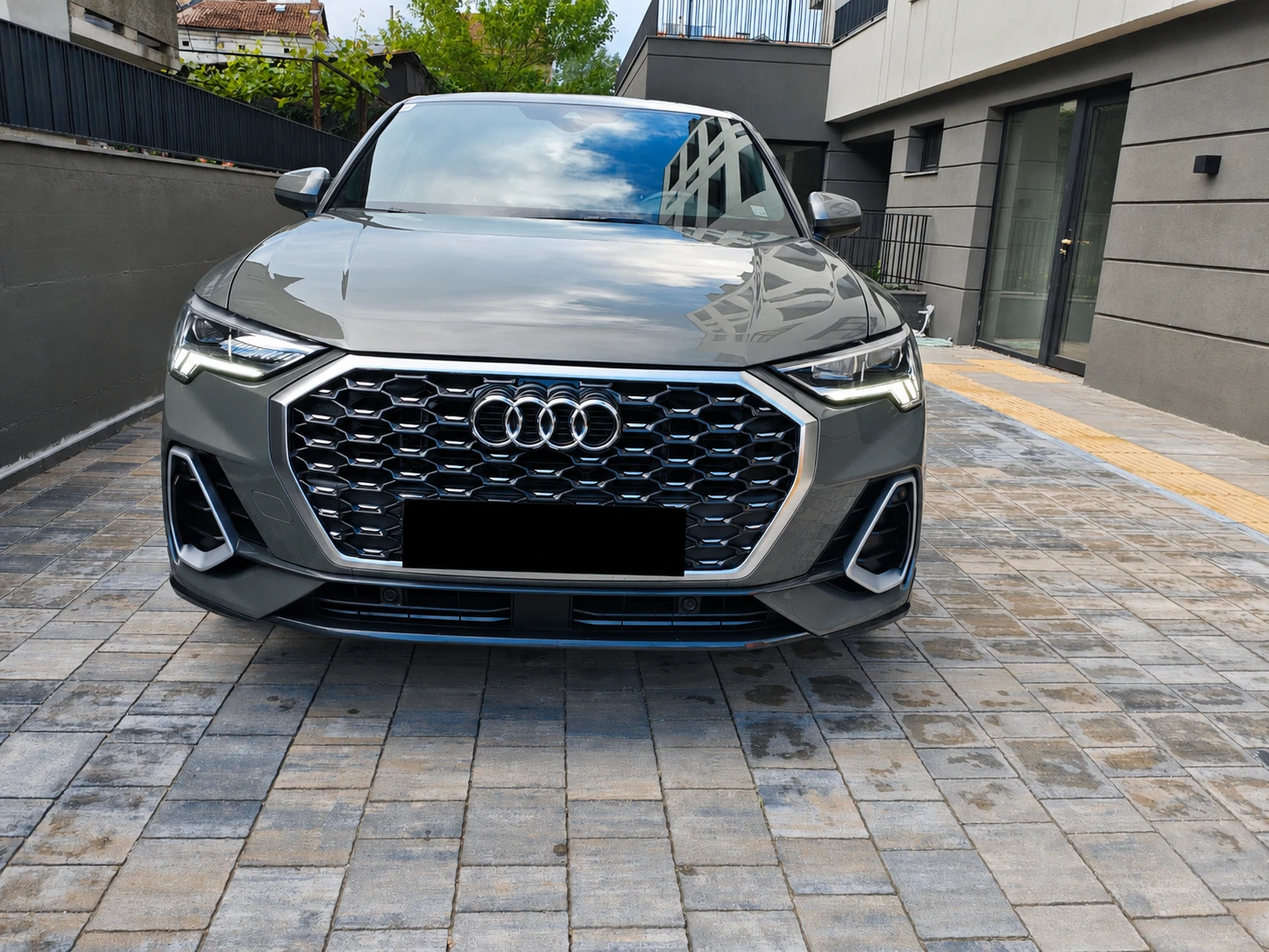 Audi Q3 Sportback 2.0tfsi, снимка 4 - Автомобили и джипове - 54868529