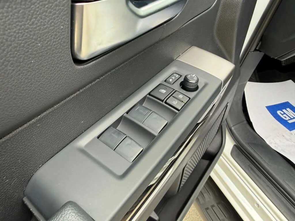 Toyota Sequoia SR5 4WD, снимка 6 - Автомобили и джипове - 55072400
