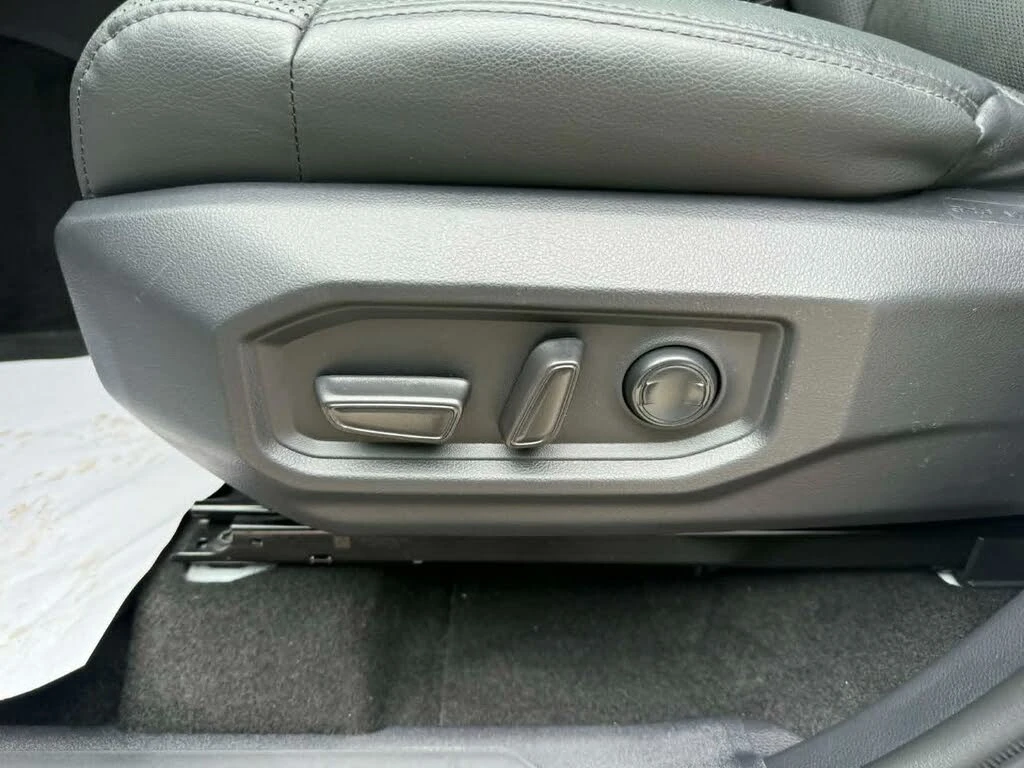 Toyota Sequoia SR5 4WD, снимка 14 - Автомобили и джипове - 55072400