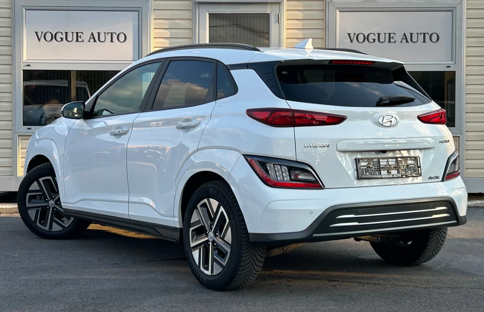 Hyundai Kona TREND* 64KW* 29400KM* ГАРАНЦИЯ, снимка 4 - Автомобили и джипове - 55117733