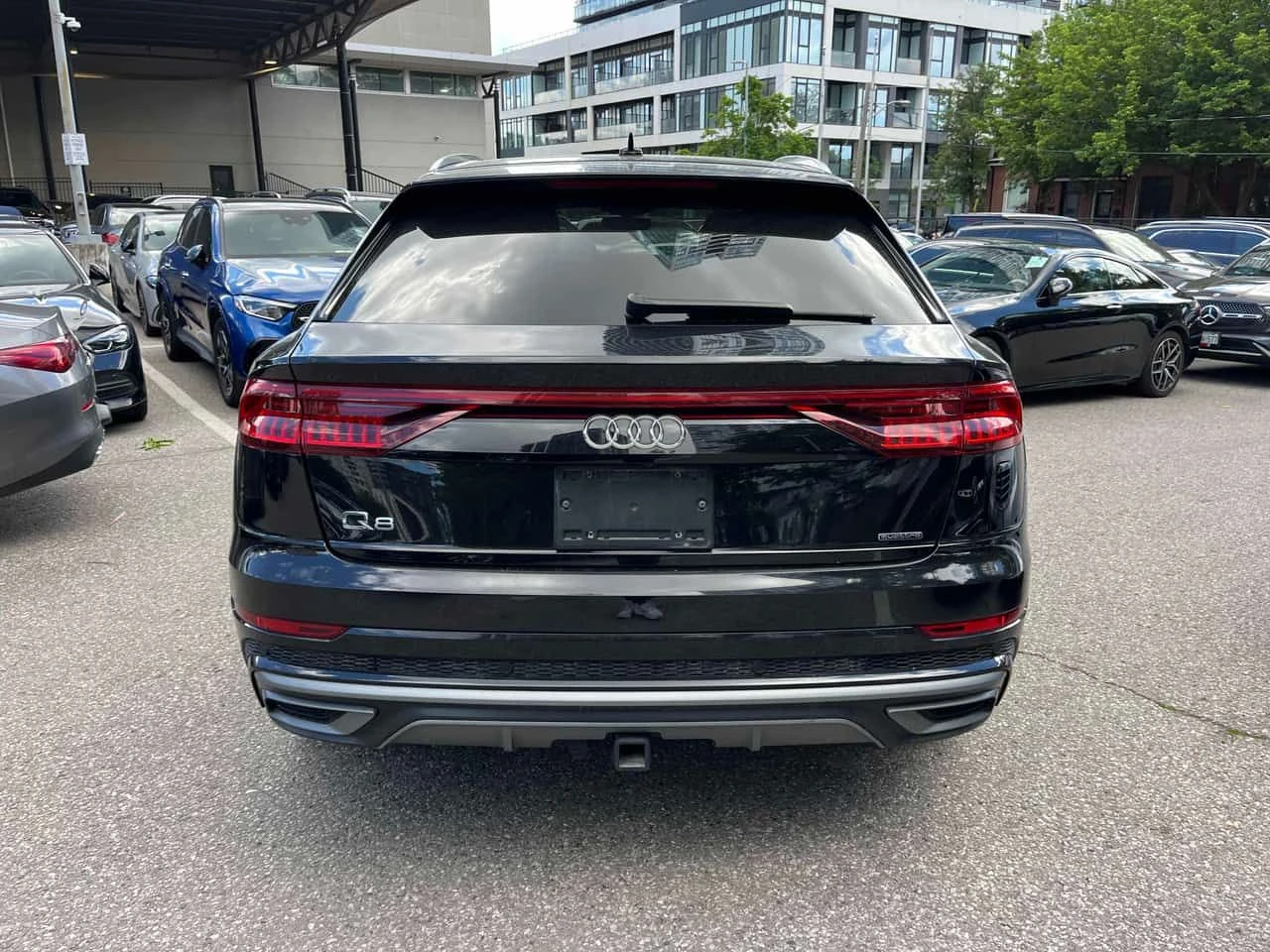 Audi Q8 * Technik * CARFAX * ЦЕНА ДО БГ, снимка 4 - Автомобили и джипове - 55243360