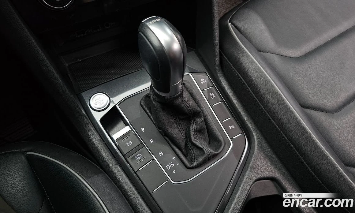 VW Tiguan 2.0 TDI Premium, снимка 11 - Автомобили и джипове - 56122250