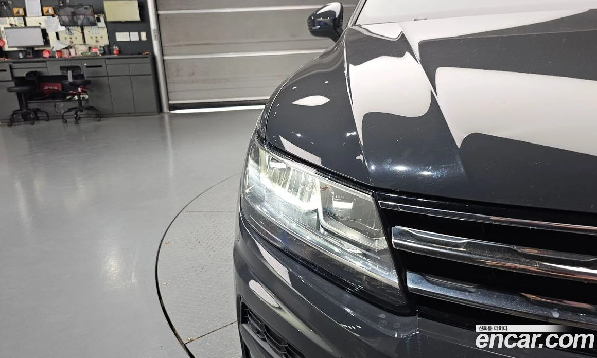 VW Tiguan 2.0 TDI Premium, снимка 7 - Автомобили и джипове - 56122250