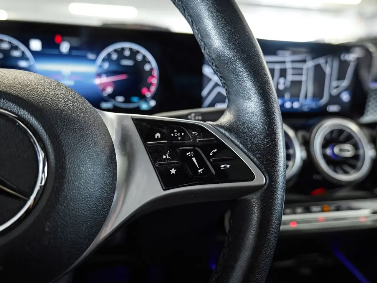 Mercedes-Benz GLB, снимка 17 - Автомобили и джипове - 56227404