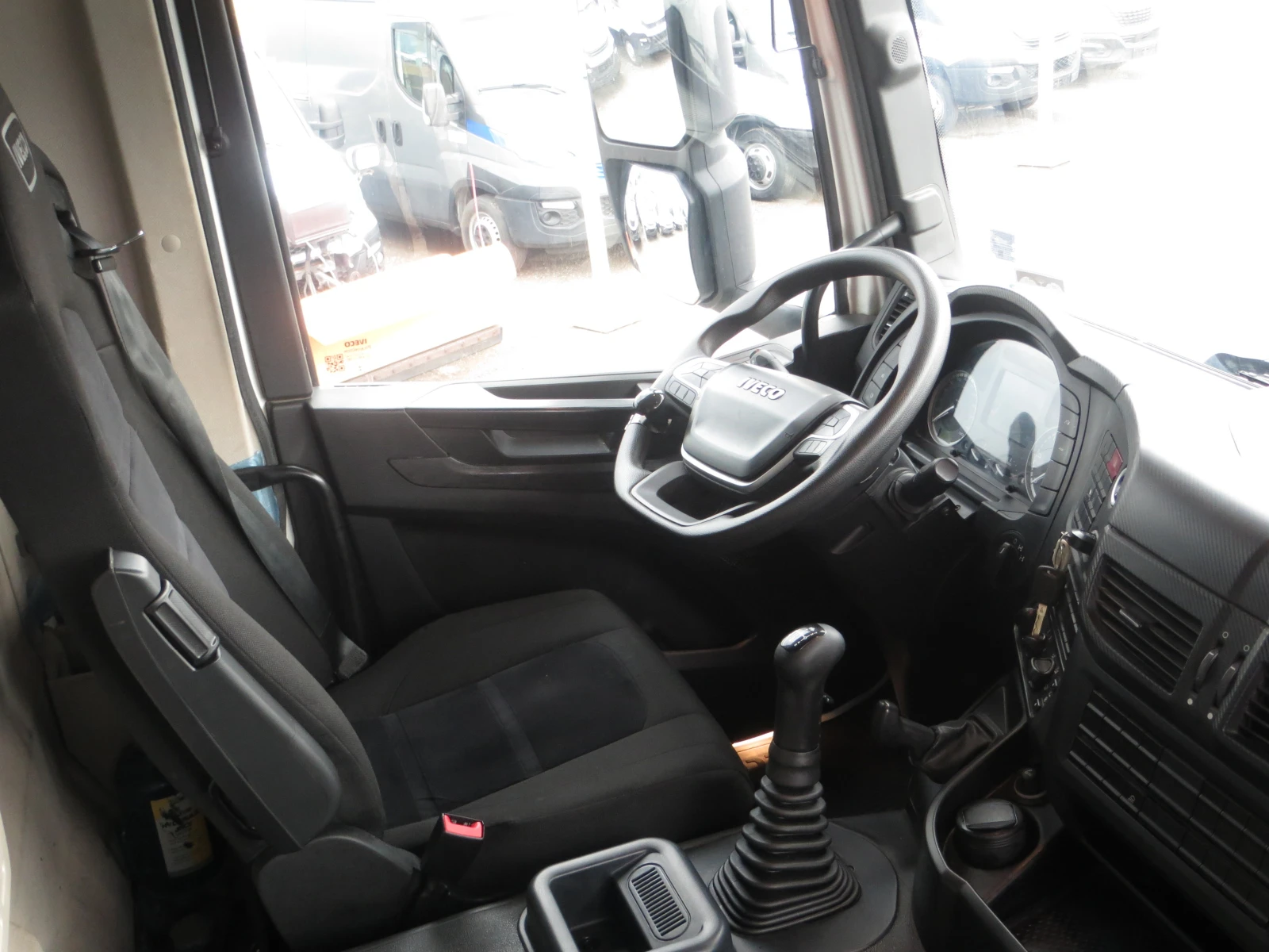 Iveco T-WAY AD410T45 | Mobile.bg � ����������� 11