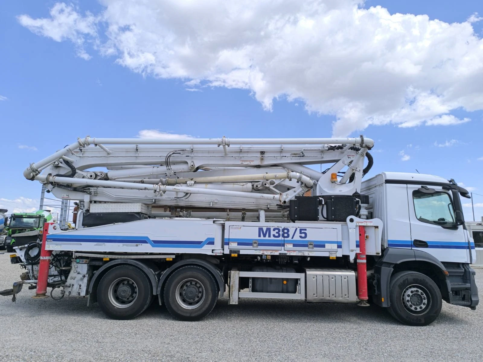 Бетон помпа Mercedes-Benz AROCS 2840 SCHWING S38SX-5, снимка 8 - Индустриална техника - 55220843