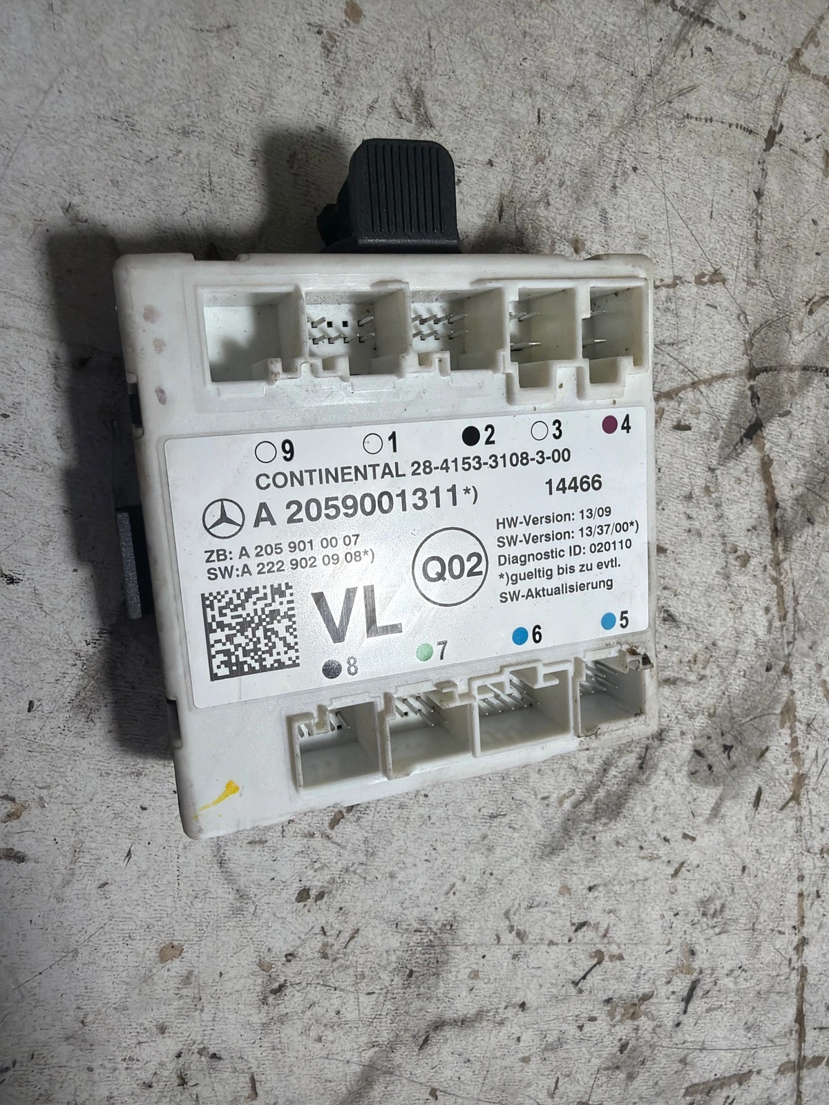 модул предна лява врата A2059001311 Mercedes C