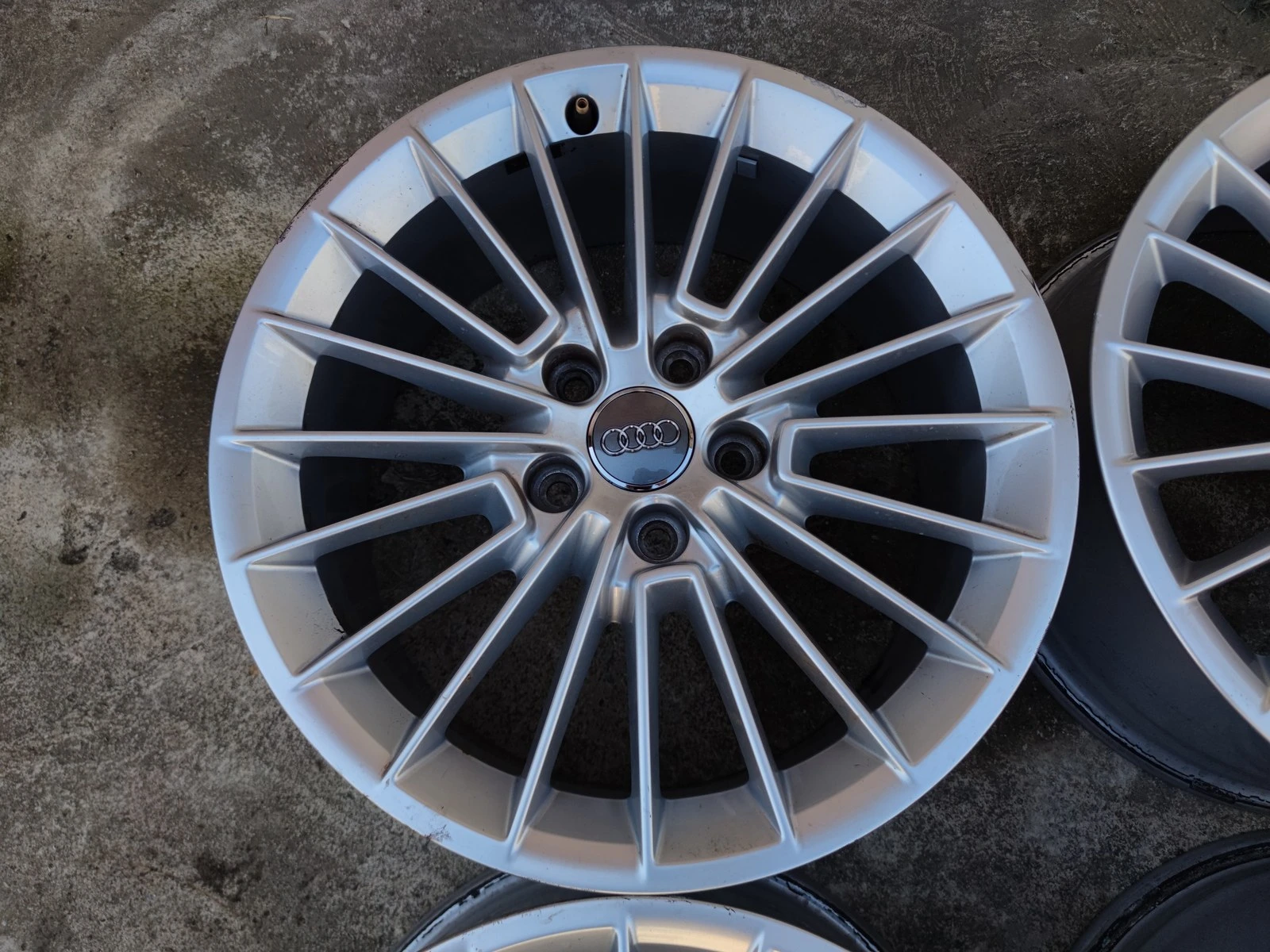 Джанти за Audi, снимка 5 - Гуми и джанти - 56718107