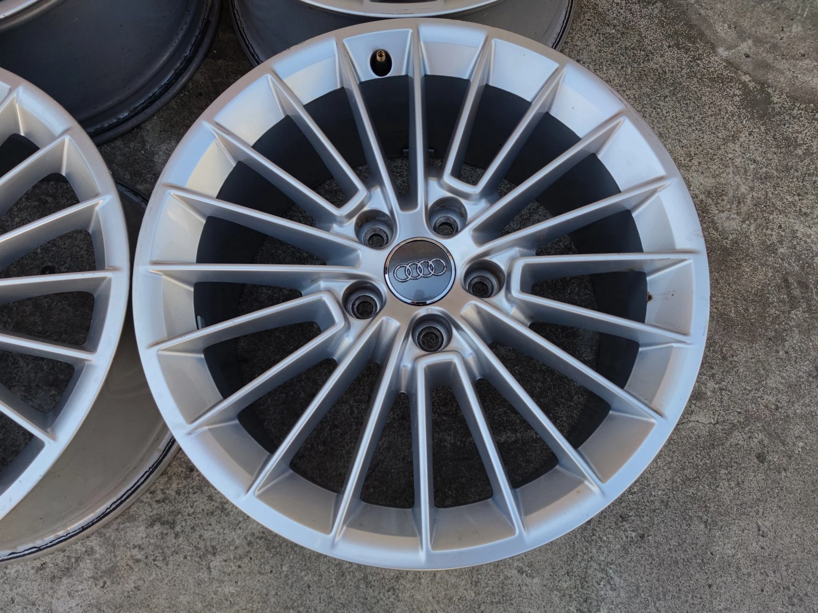 Джанти за Audi, снимка 7 - Гуми и джанти - 56718107