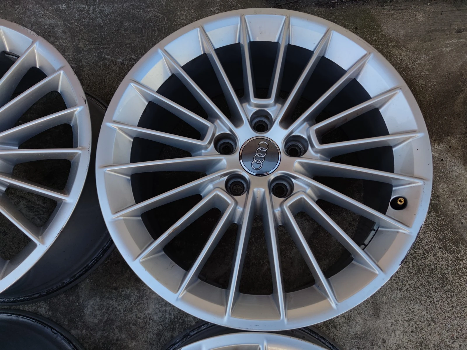 Джанти за Audi, снимка 6 - Гуми и джанти - 56718107