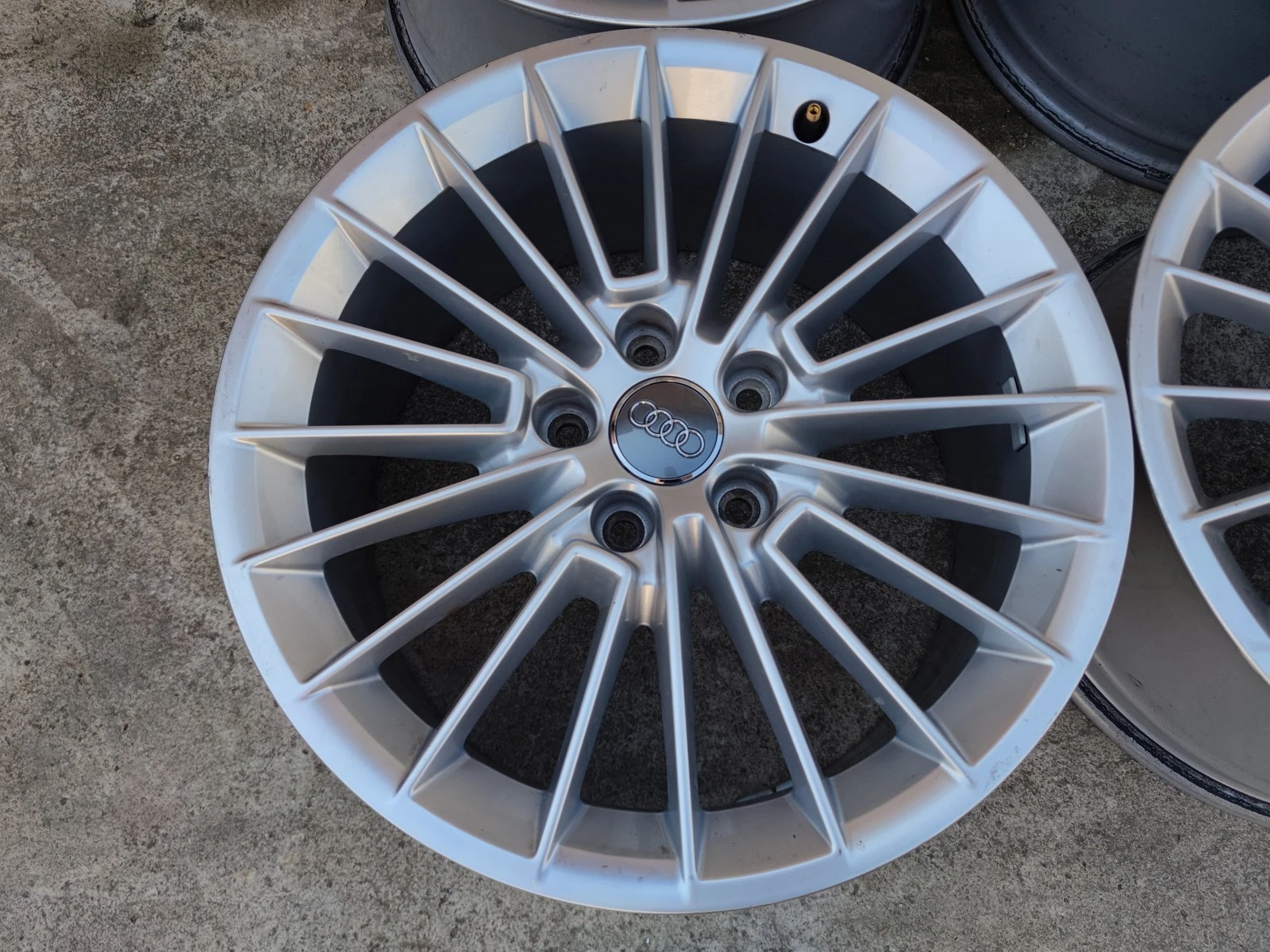 Джанти за Audi, снимка 8 - Гуми и джанти - 56718107