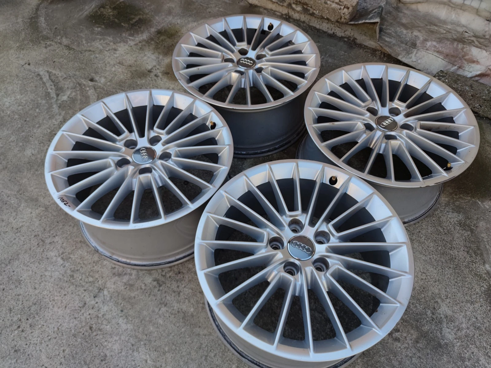 Джанти за Audi, снимка 4 - Гуми и джанти - 56718107