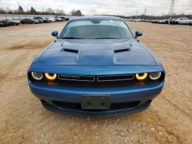 Dodge Challenger SXT AWD, снимка 1