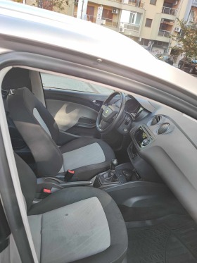Seat Ibiza, снимка 5 - Автомобили и джипове - 45169430