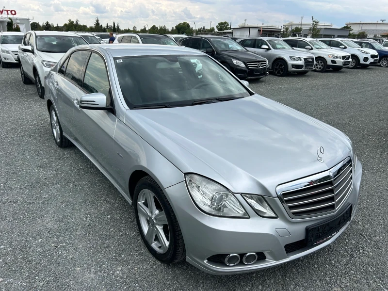 Mercedes-Benz E 220 (KATO НОВА), снимка 3 - Автомобили и джипове - 46785396