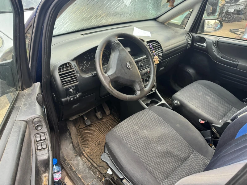 Opel Zafira 2.0, снимка 4 - Автомобили и джипове - 47542439