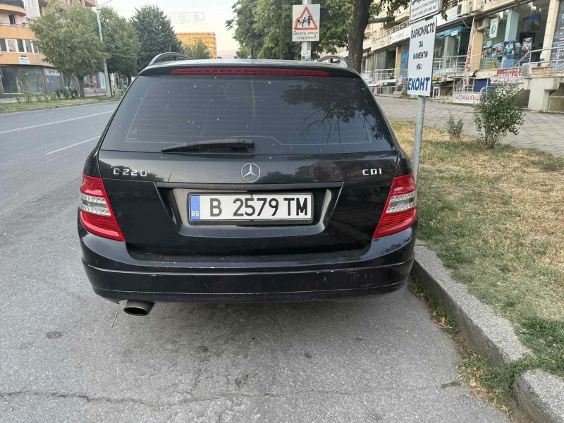 Mercedes-Benz C 220, снимка 4 - Автомобили и джипове - 48396758