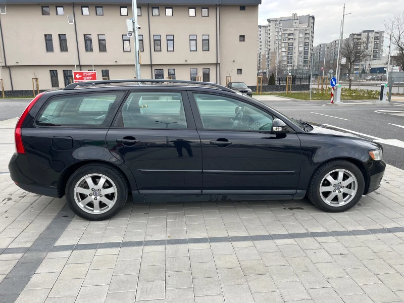 Volvo V50 Перфектен , снимка 8 - Автомобили и джипове - 49268976