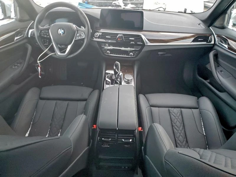 BMW 540 540 XI* Digital* Кожа* Подгрев* Keyless* Blind spo, снимка 8 - Автомобили и джипове - 53076298