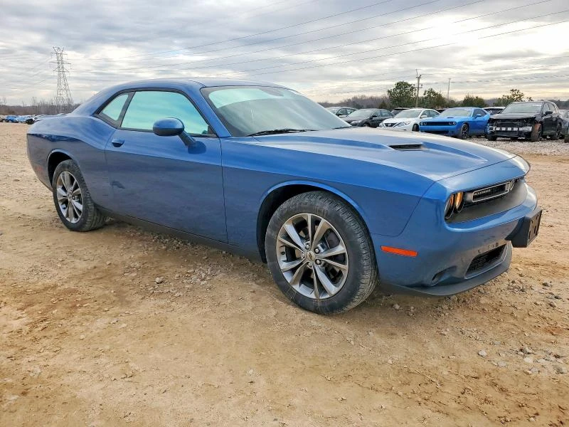 Dodge Challenger SXT AWD, снимка 3 - Автомобили и джипове - 53695954