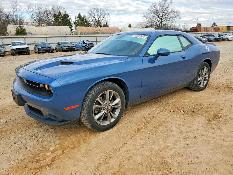 Dodge Challenger SXT AWD, снимка 2 - Автомобили и джипове - 53695954
