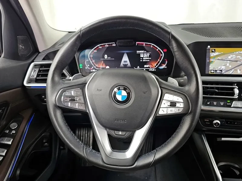 BMW 320, снимка 13 - Автомобили и джипове - 55275093
