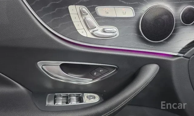 Mercedes-Benz E 220 D AMG Line, снимка 12 - Автомобили и джипове - 56015256