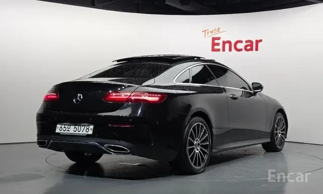 Mercedes-Benz E 220 D AMG Line, снимка 5 - Автомобили и джипове - 56015256
