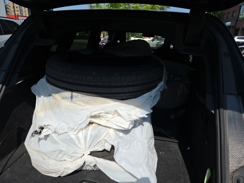 BMW iX / xDrive50 / SOFT CLOSE / HARMAN / PANO, снимка 13 - Автомобили и джипове - 56137532