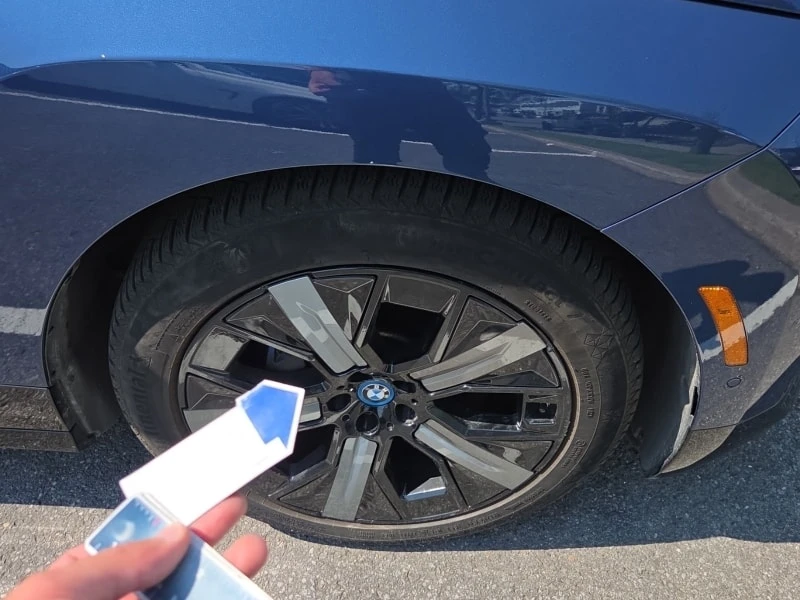 BMW iX / xDrive50 / SOFT CLOSE / HARMAN / PANO, снимка 9 - Автомобили и джипове - 56137532