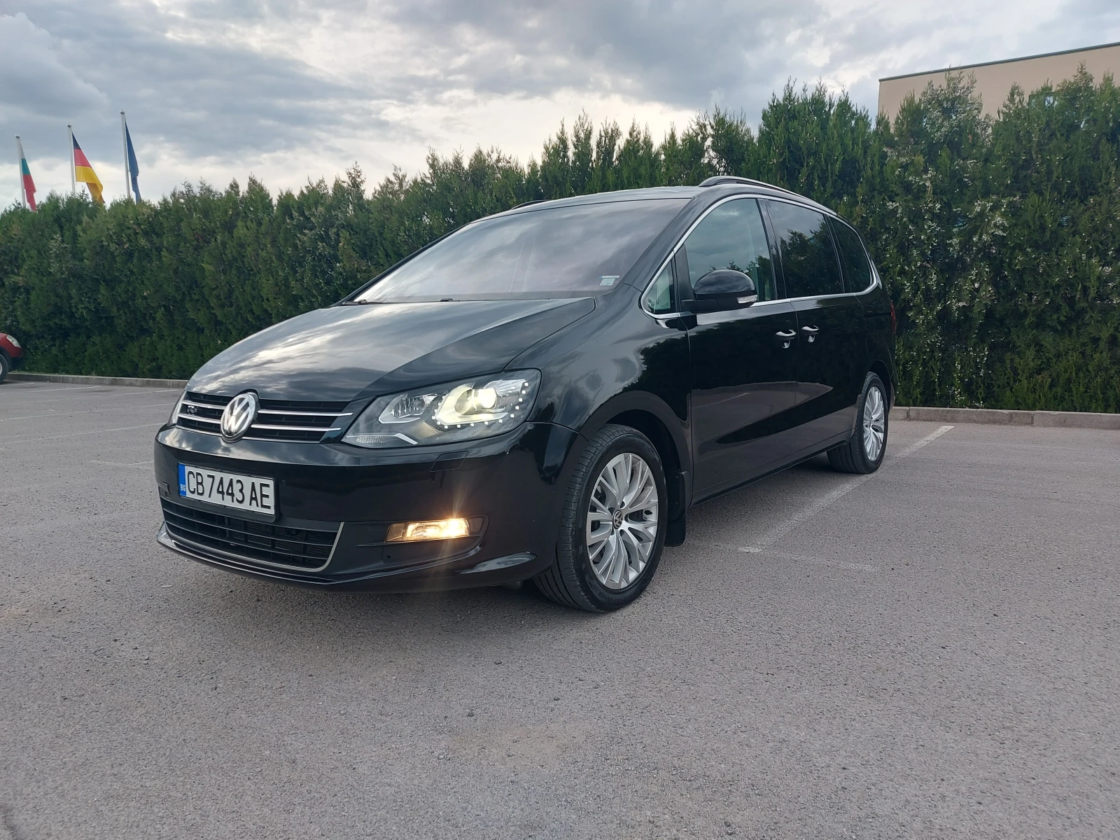 VW Sharan 2.0 TDI* 184 к.с.* R-Line* 4 MOTION* Автомат* 6+ 1 - изображение 3