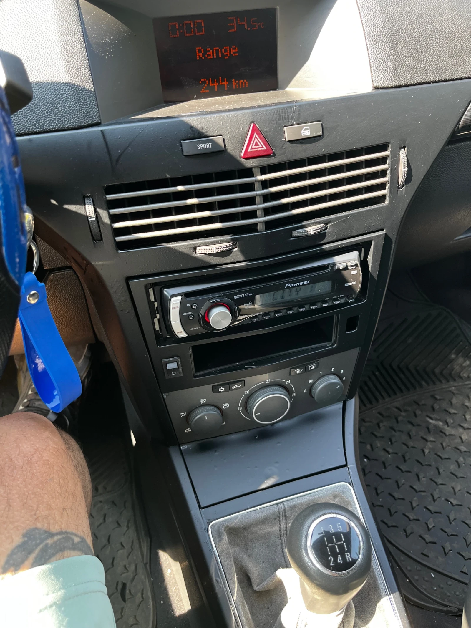 Opel Astra H GTC - изображение 4