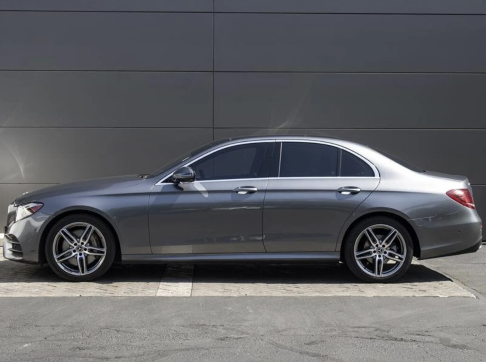 Mercedes-Benz E 300 2018 Mercedes-Benz E-Class E 300 - изображение 3