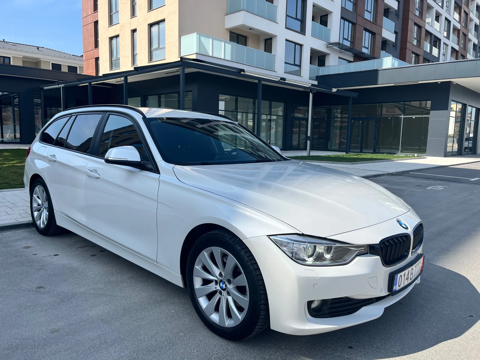 BMW 320 2.0d Бяла Перла= Навигация= Автоматик= Лед Фарове!, снимка 3 - Автомобили и джипове - 53831844