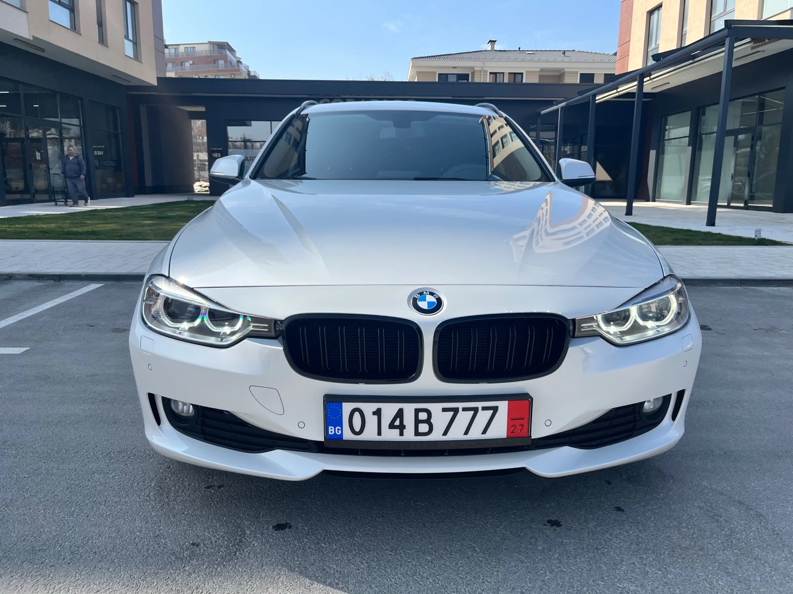 BMW 320 2.0d Бяла Перла= Навигация= Автоматик= Лед Фарове!