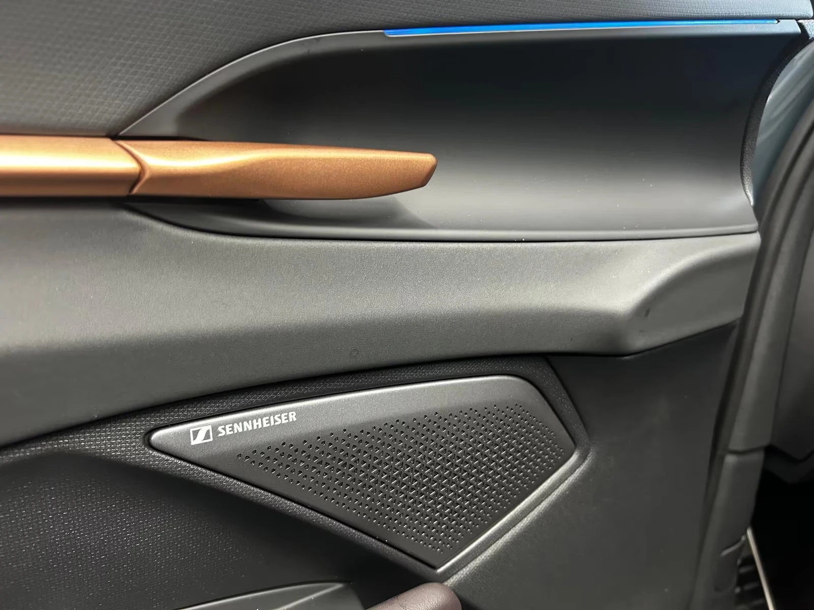 Cupra Terramar 1.5eTSI/150HP/MHEV/HUD/SENNHEISER/360/MEM/DSG/768g | Mobile.bg � ����������� 11