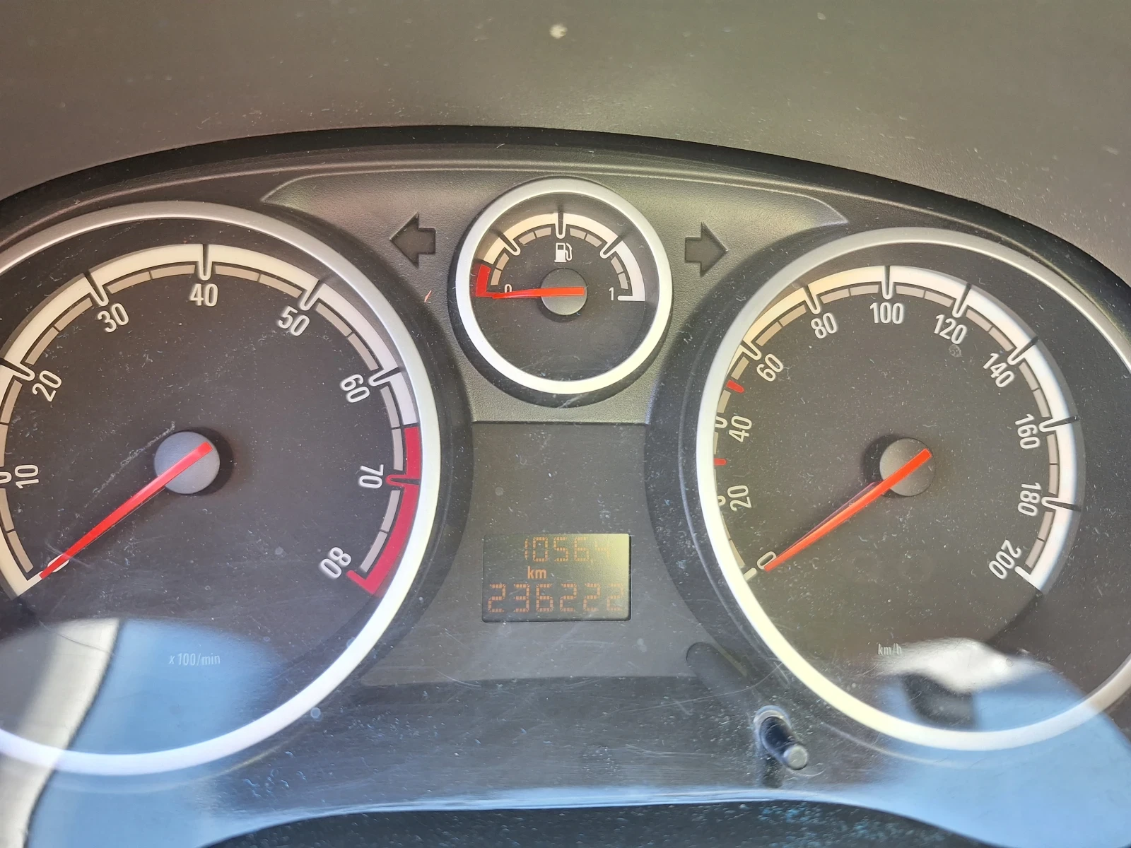 Opel Corsa 1.2 LPG, снимка 6 - Автомобили и джипове - 53832433