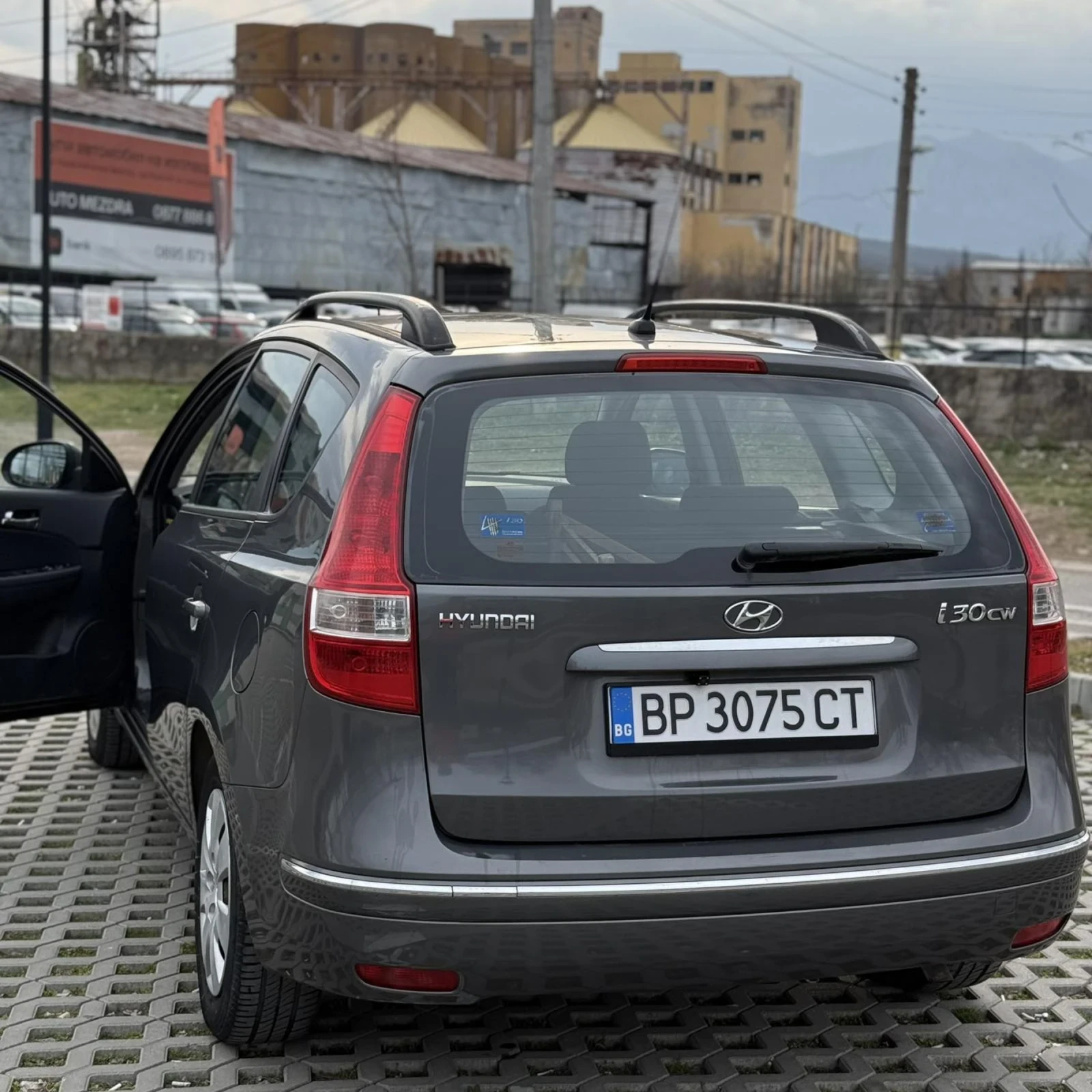 Hyundai I30 1.6I, снимка 4 - Автомобили и джипове - 53929516