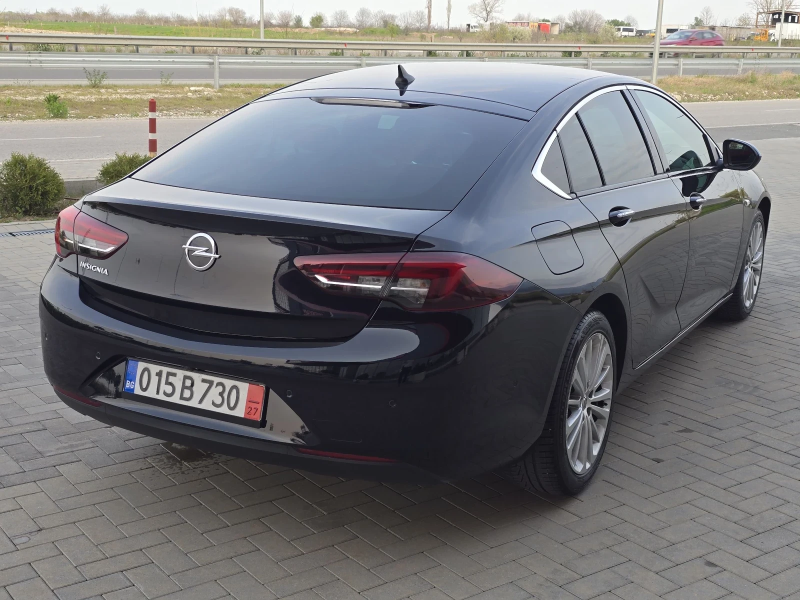 Opel Insignia 2.0CDTI/GRAND-SPORT/AVTOMAT-8ZF/360CAMERI/FULL, снимка 5 - Автомобили и джипове - 54184924