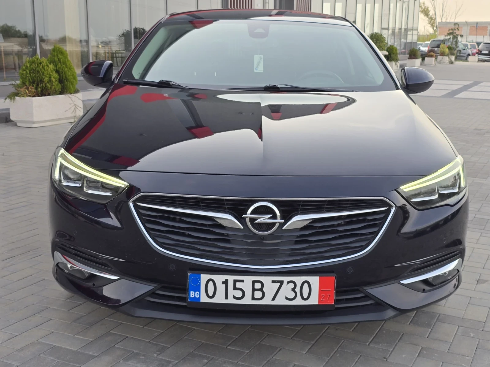 Opel Insignia 2.0CDTI/GRAND-SPORT/AVTOMAT-8ZF/360CAMERI/FULL, снимка 2 - Автомобили и джипове - 54184924