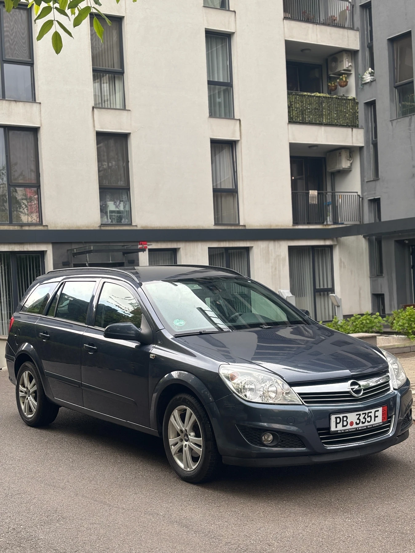 Opel Astra 1.6 #АВТОПИЛОТ #КЛИМАТИК #ГЕРМАНИЯ, снимка 2 - Автомобили и джипове - 54458063