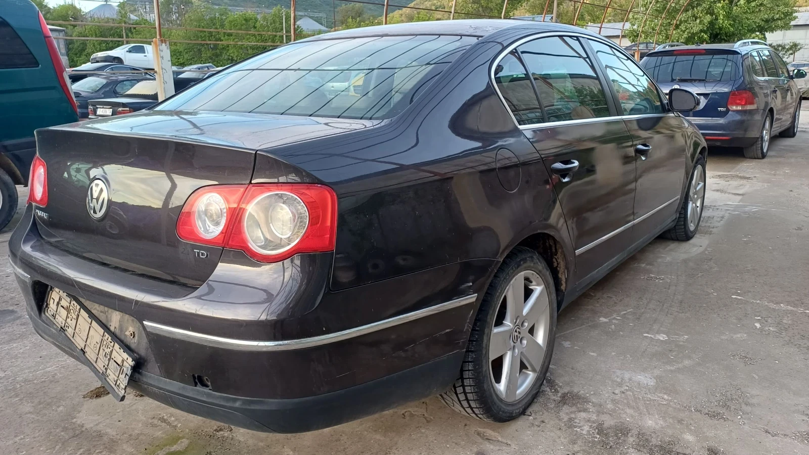 VW Passat 2.0TDI, снимка 4 - Автомобили и джипове - 54547779