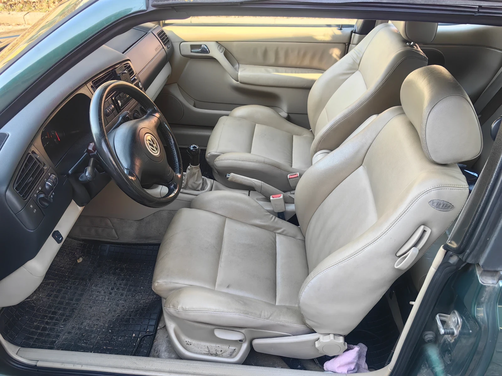 VW Golf 2.0i Karmann , снимка 3 - Автомобили и джипове - 54577475