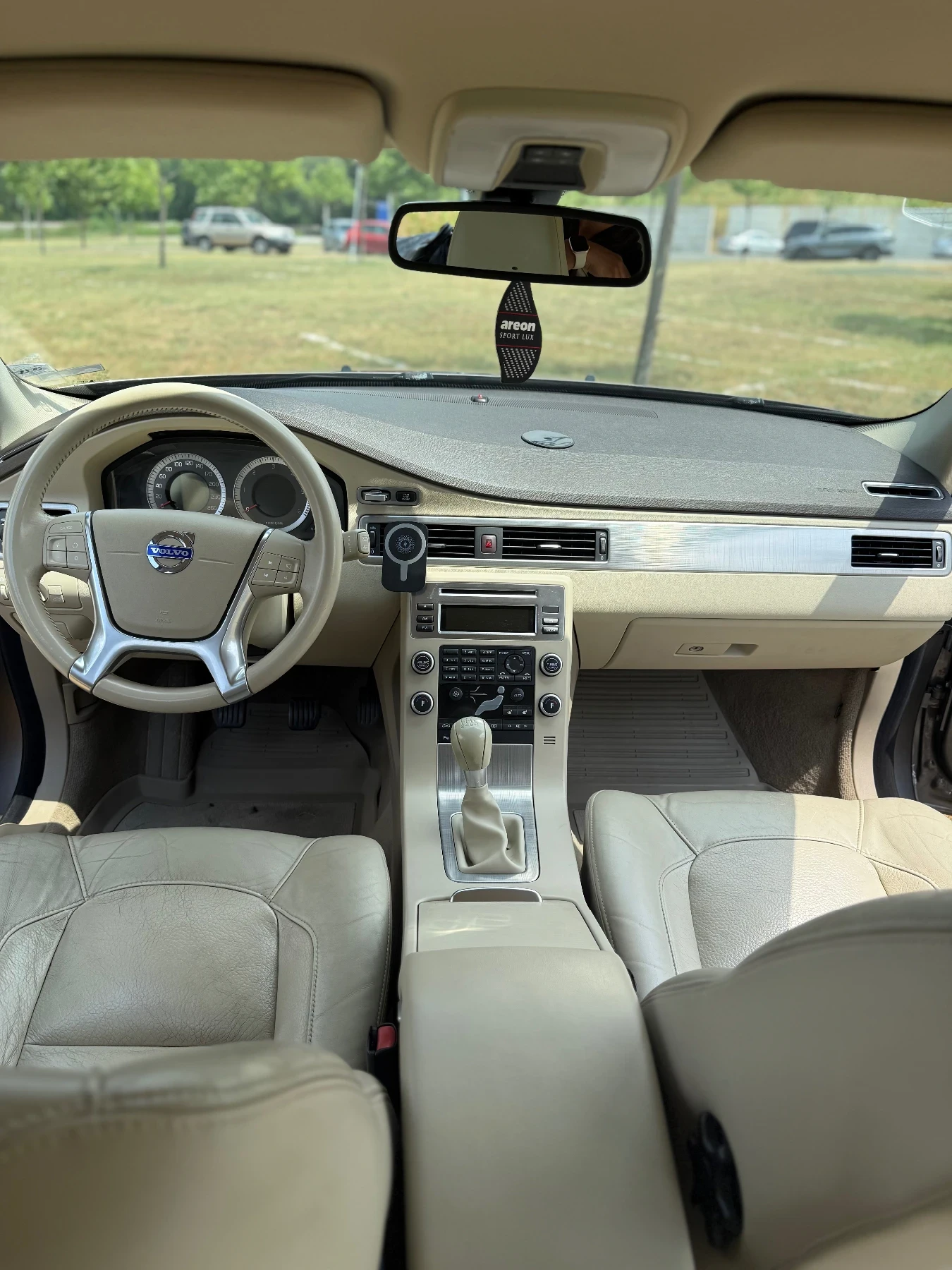 Volvo V70 D5 Summum, снимка 14 - Автомобили и джипове - 55648770