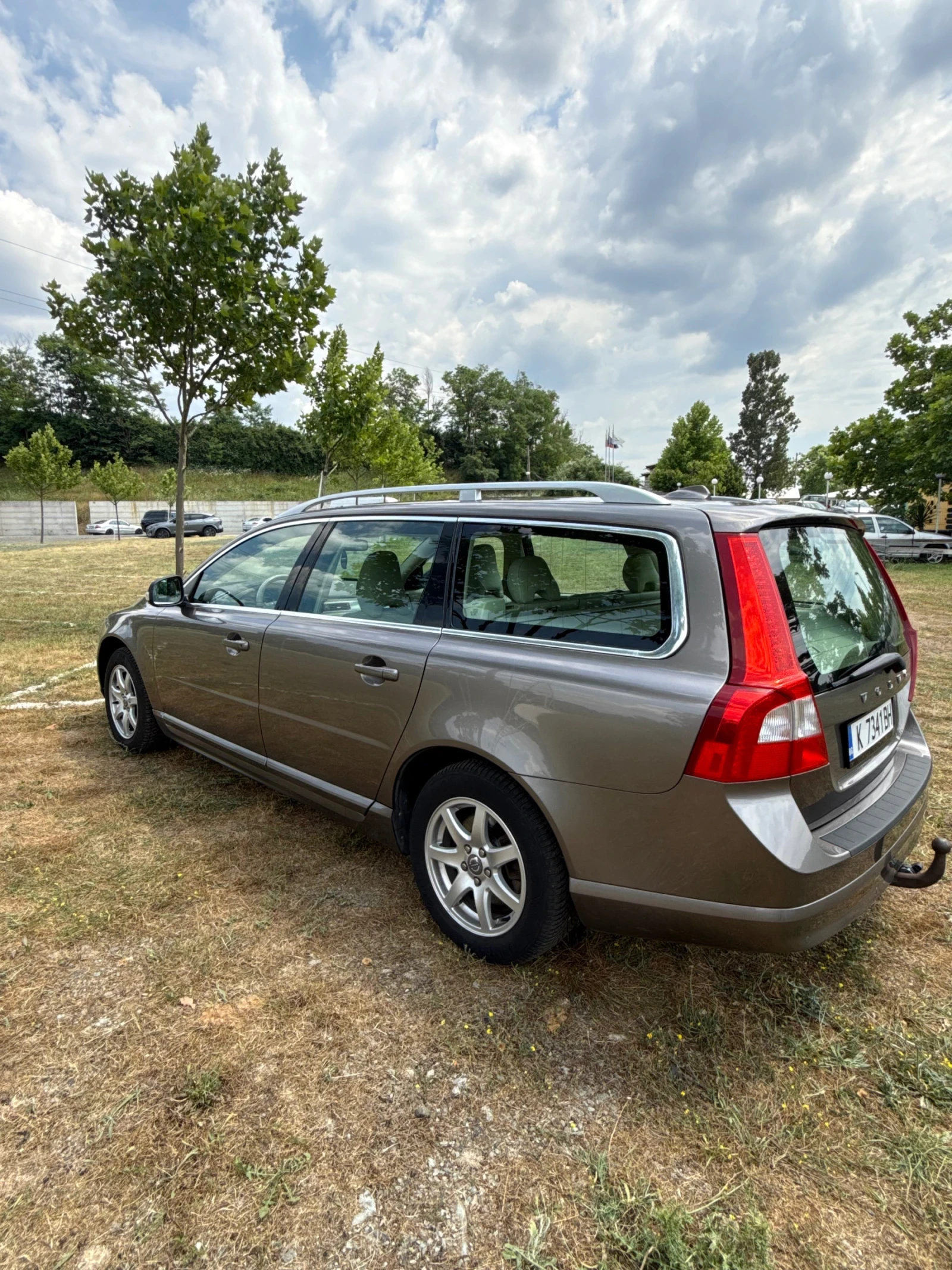 Volvo V70 D5 Summum, снимка 5 - Автомобили и джипове - 55648770